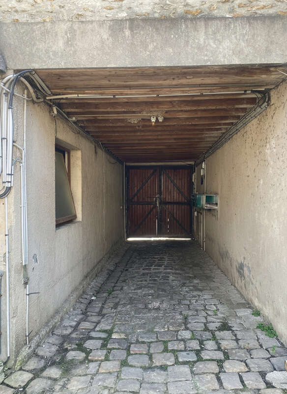 Appartement à LA QUEUE-LES-YVELINES