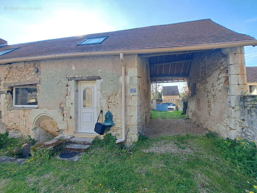 Maison à YZEURES-SUR-CREUSE