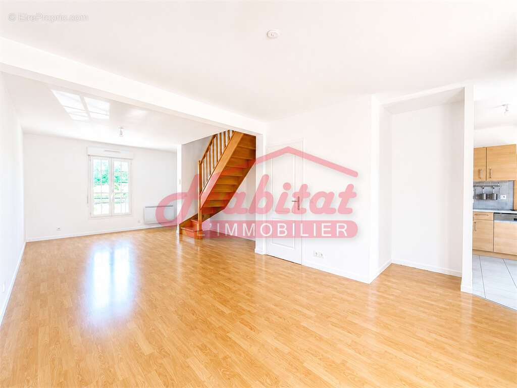 Maison familiale 6 pièces – Résidence sécurisée à CHELLES – Proche gare RER E / Transilien - photo 3