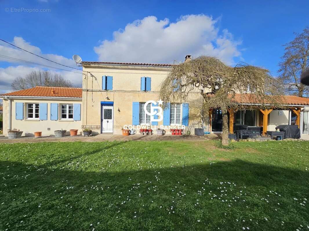 Maison à MAZEROLLES