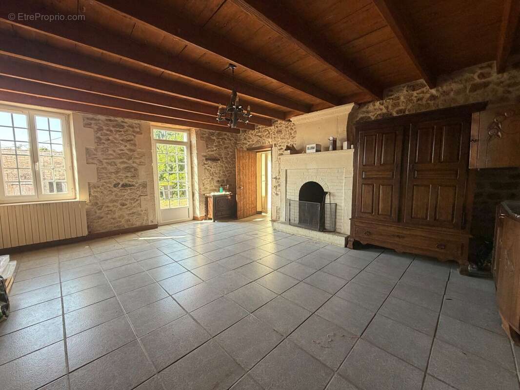 Maison 124 m² à Perignac  - photo 2