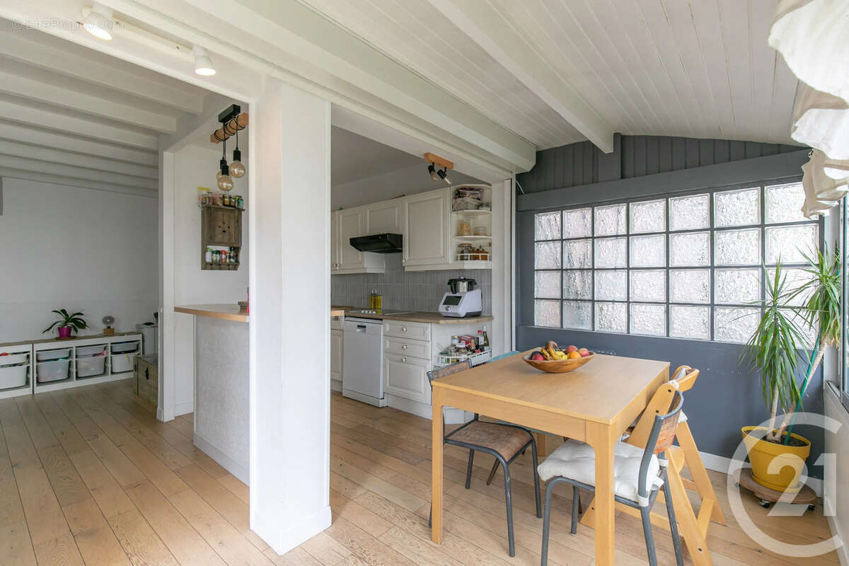 Appartement à SAINT-MAUR-DES-FOSSES