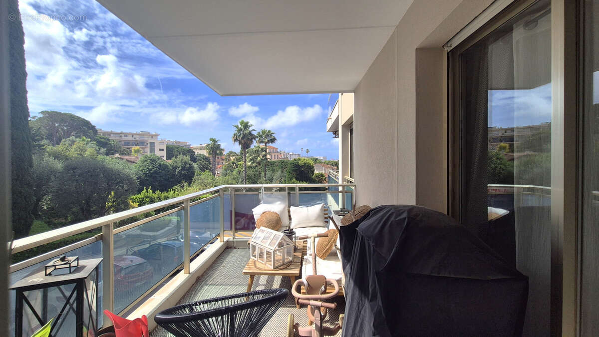 Cannes Montrose   Élégant 3 pièces avec deux terrasses, cave et stationnement - photo 2