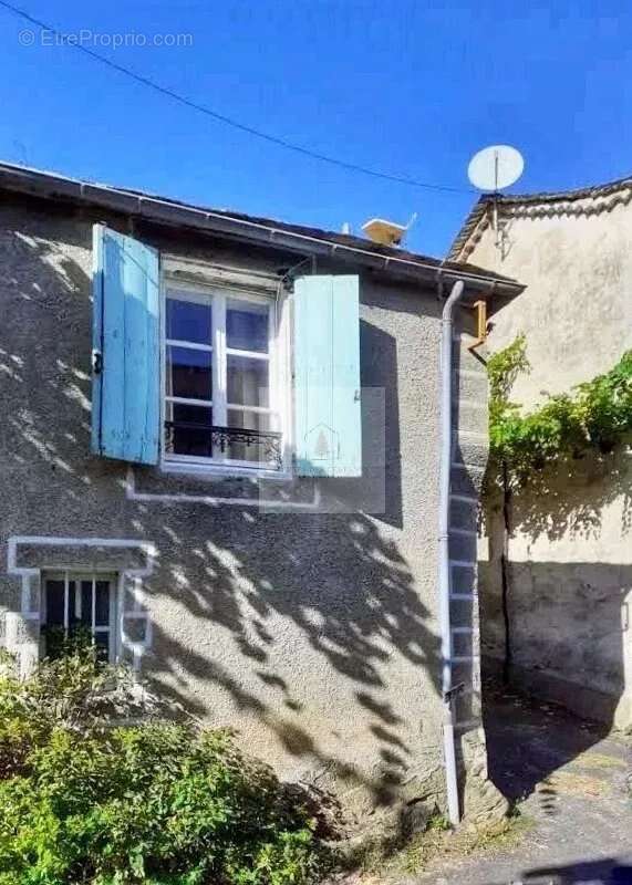Maison à SAINT-GERMAIN-DE-CALBERTE