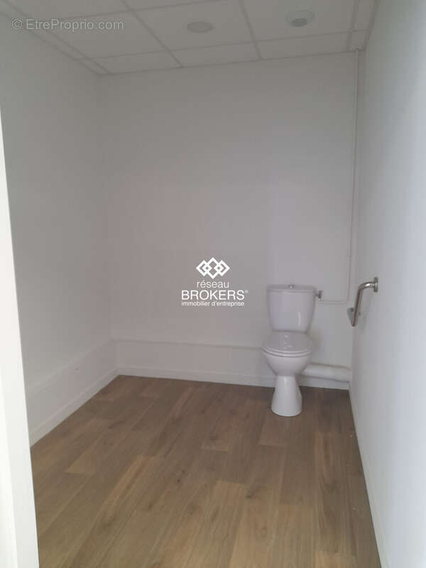 Commerce 180 m² à Orleans  - photo 8