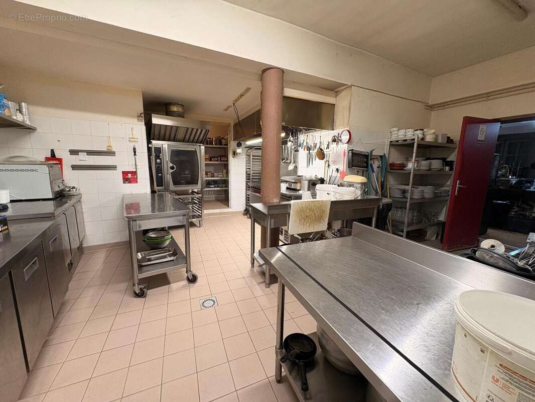 Commerce 136 m² à Saint-Michel  - photo 5