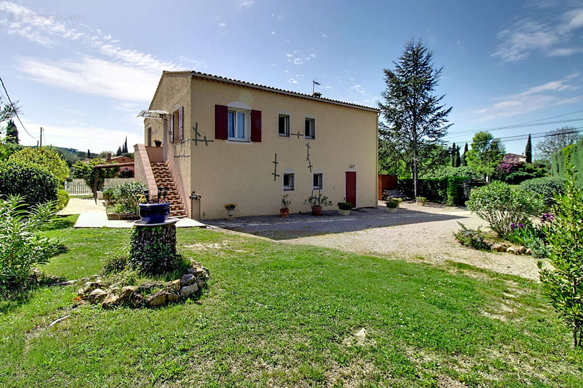 Maison à SAINT-ANTONIN-DU-VAR
