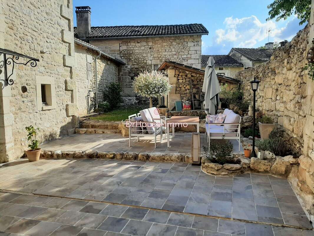 Maison 173 m² à Brantome  - photo 7