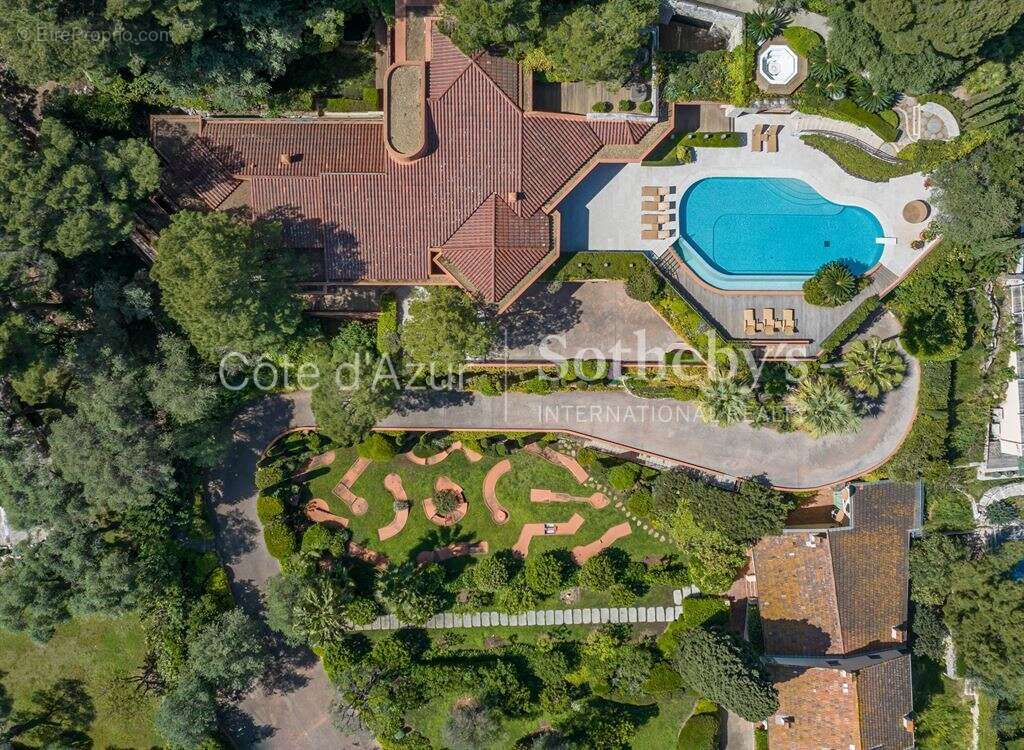 Saint Jean Cap Ferrat, domaine privé avec deux villas, parc paysager, piscine à débordement - photo 20