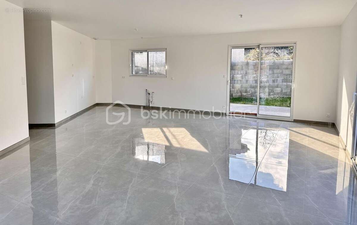 Maison à LENS-LESTANG