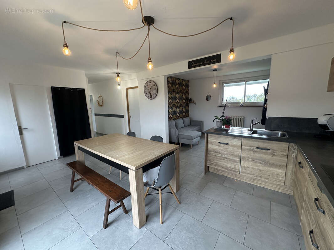 Maison à GRUGE-L'HOPITAL