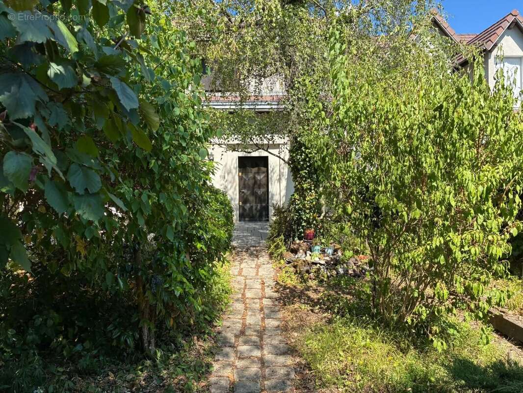 DURTOL – Maison familiale de 143,5 m² avec jardin arboré - photo 3