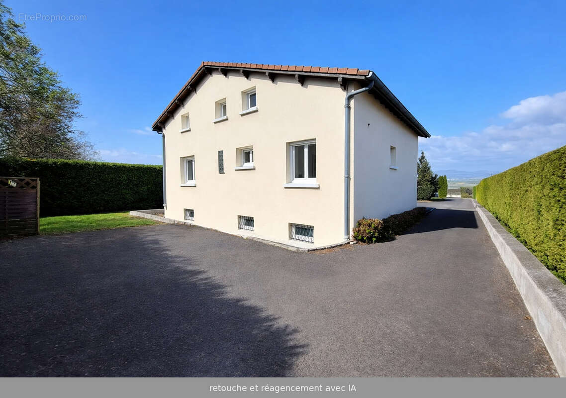 Maison à PONT-DU-CHATEAU