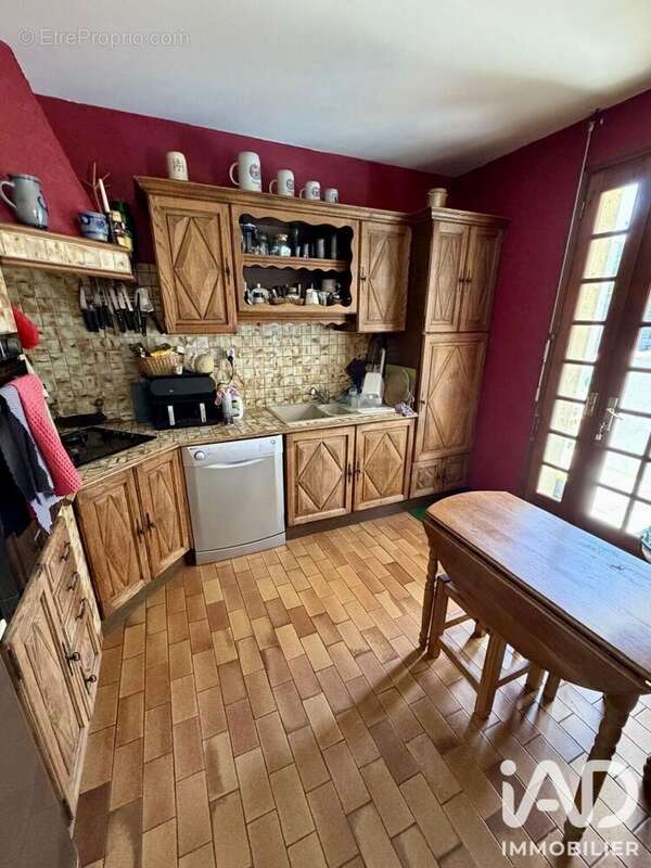 Maison 136 m² à Chaniers  - photo 6