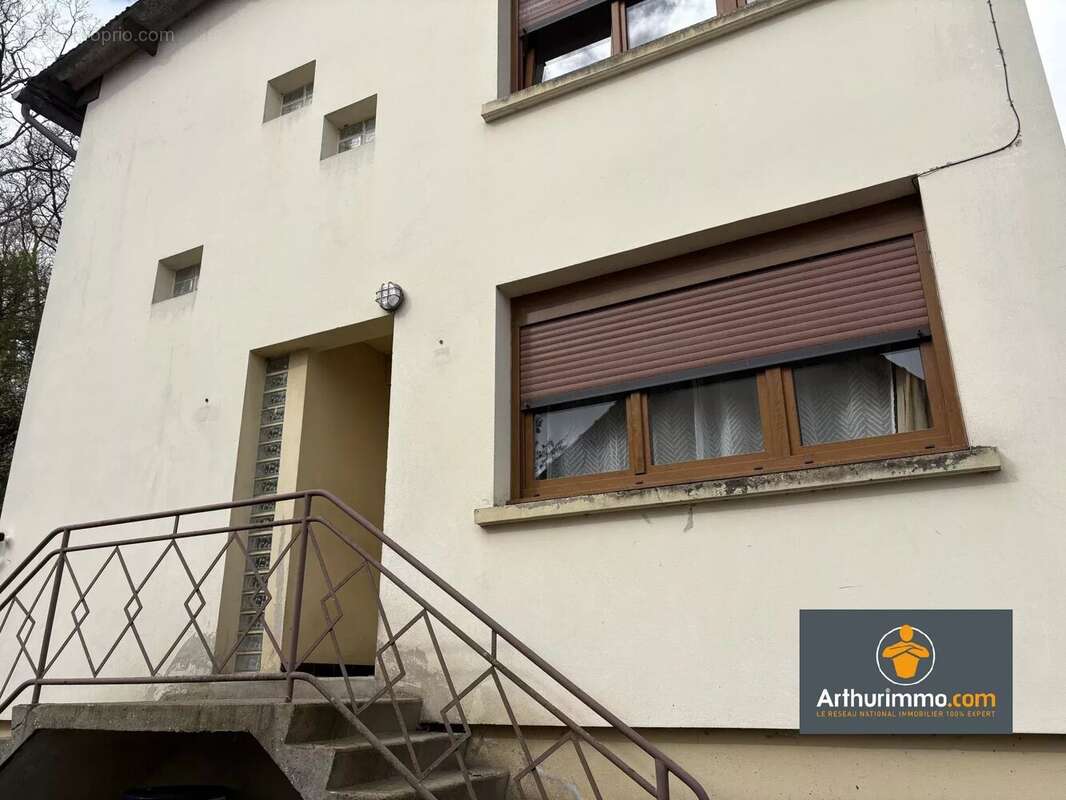 Maison à MAUREGNY-EN-HAYE