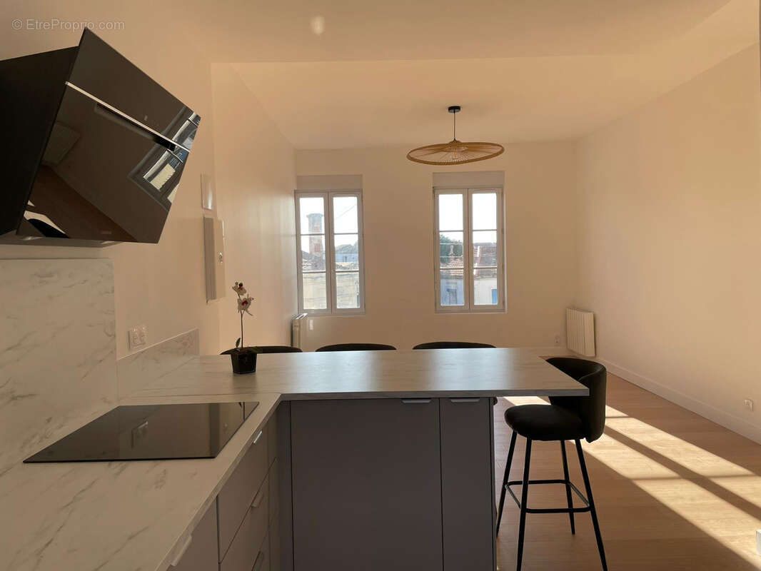 Appartement à FOURAS