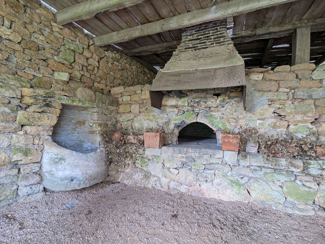 Maison en pierre avec dépendance - photo 12