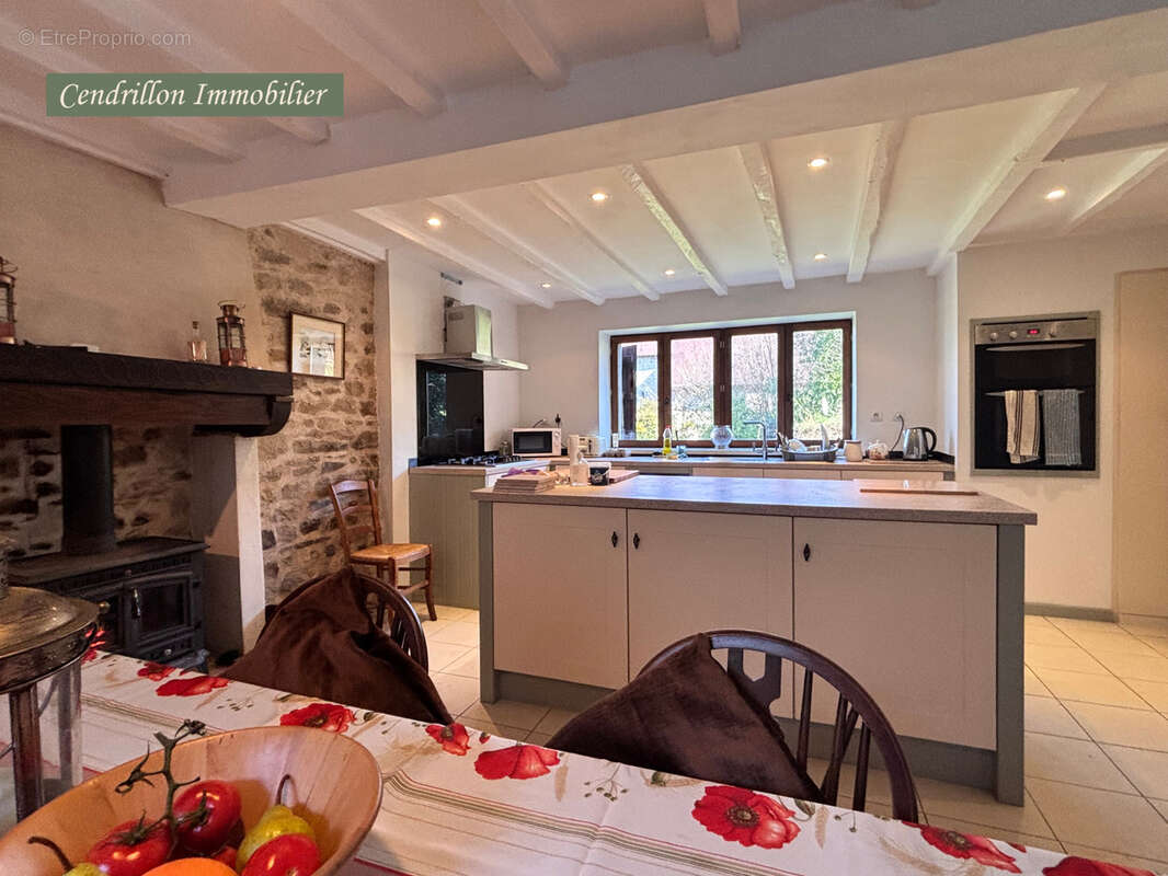 Maison à SAINT-JUNIEN-LA-BREGERE