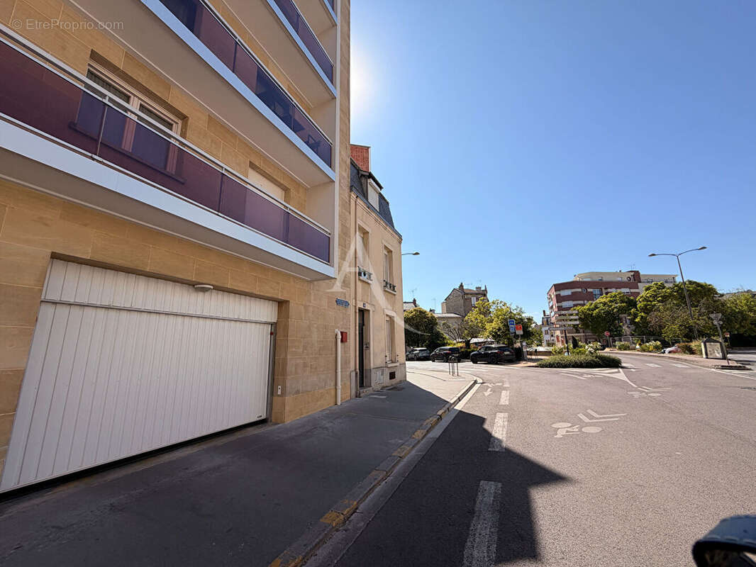 Proche mairie de reims - parking à vendre - photo 3