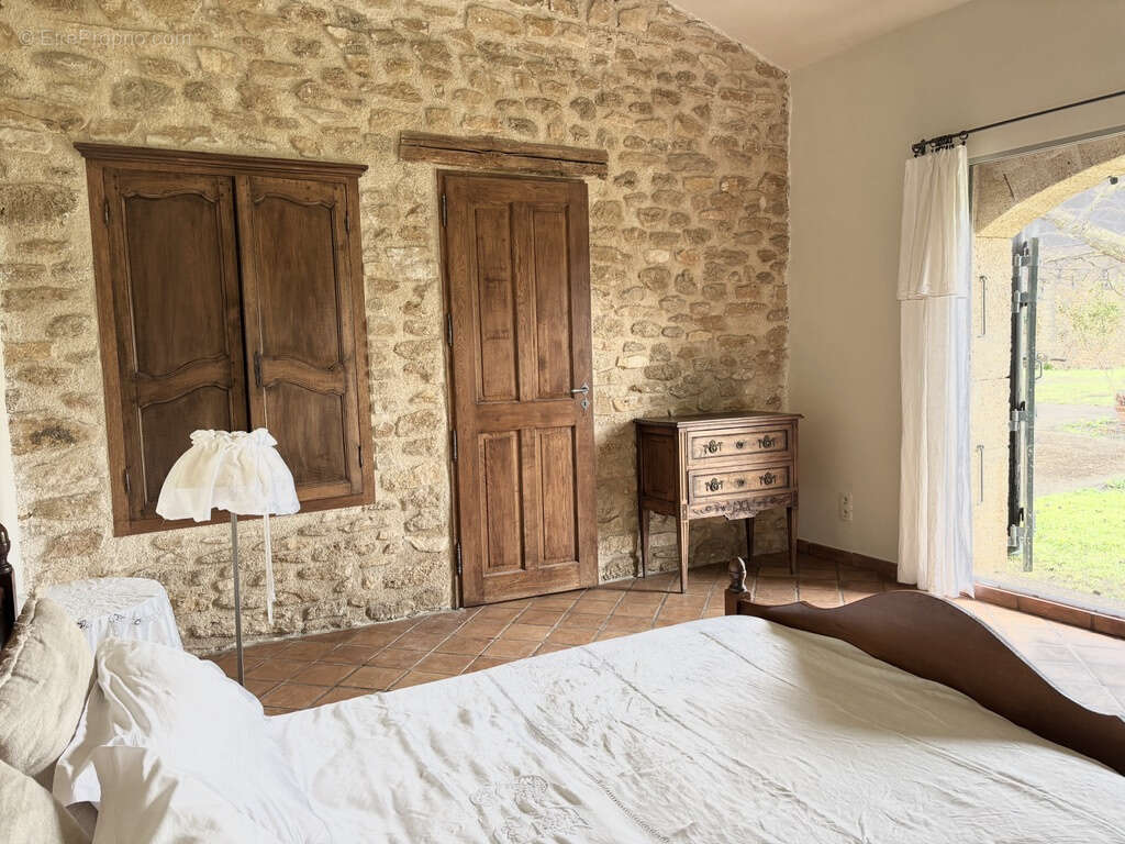 Maison à UCHAUX
