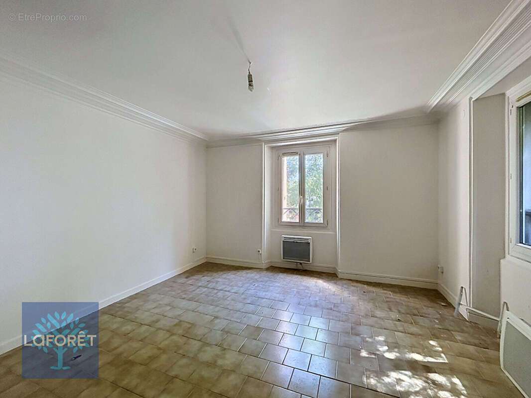 Appartement à CORBEIL-ESSONNES