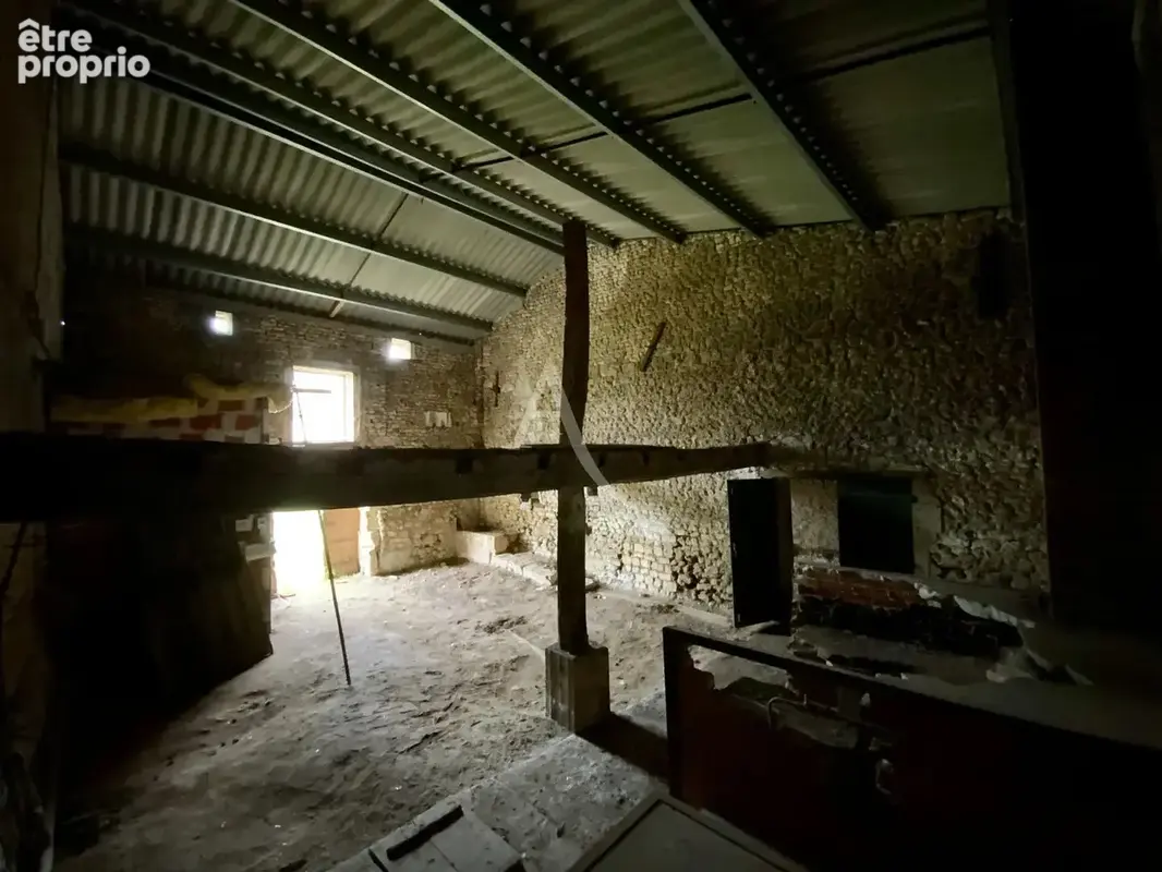 Maison en pierre 162 m2 + dépendances - photo 10