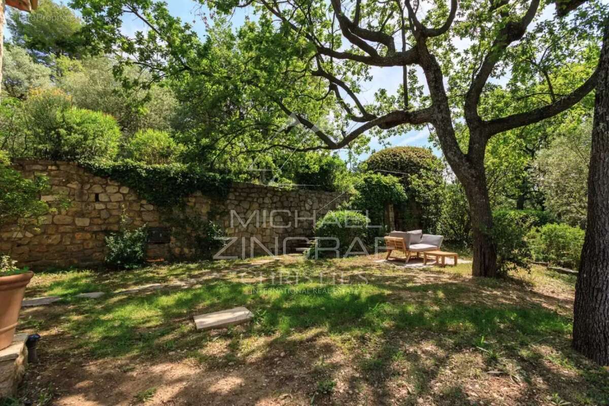 Maison à MONTAUROUX