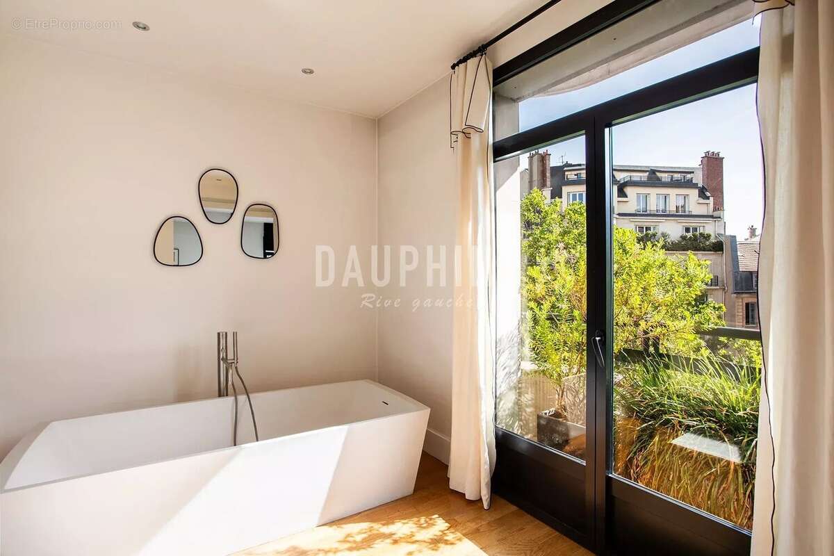 Appartement à PARIS-7E
