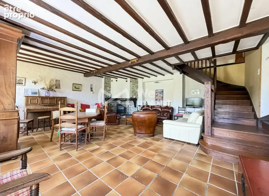 Maison 9 pièces 229 m² à vendre à Foix (09000) - photo 2