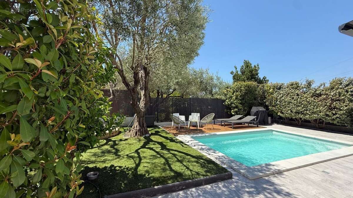 Maison à vendre 4 pièces CEYRESTE (13) - photo 8