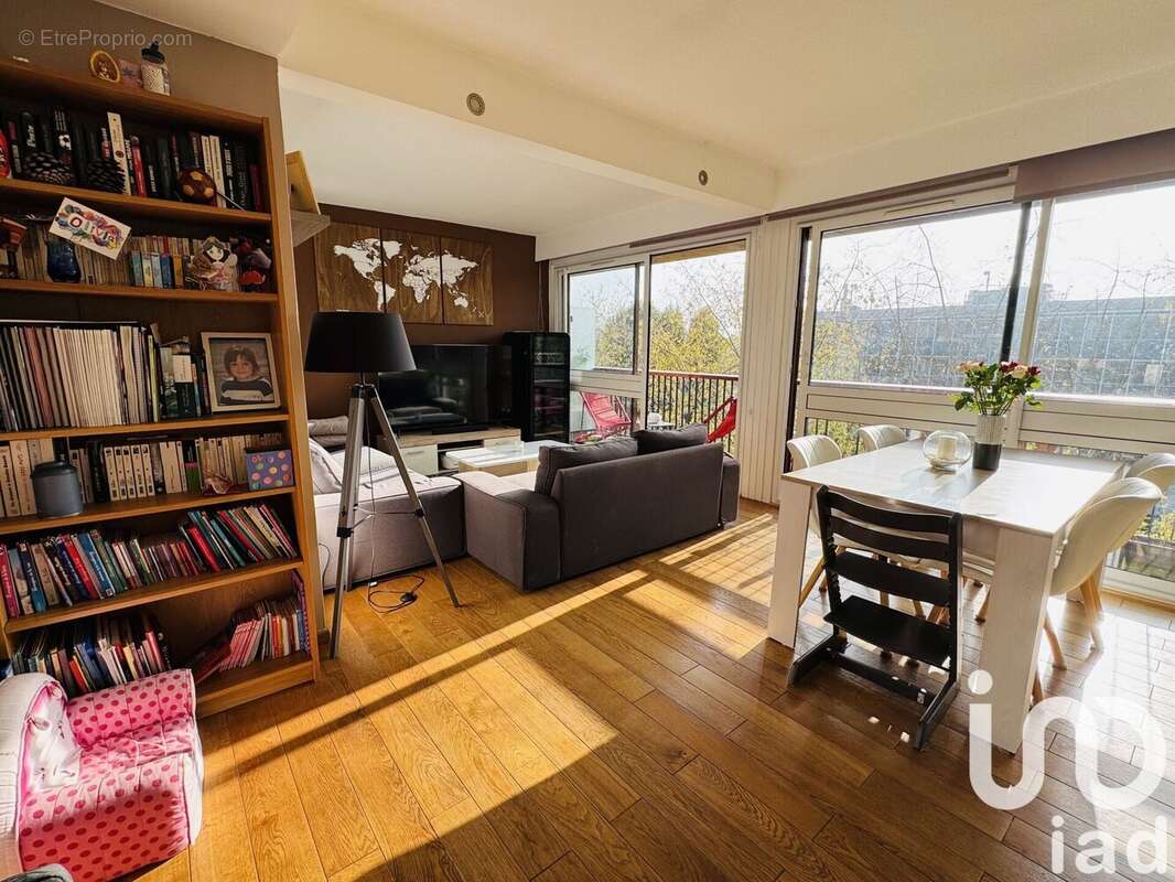 Photo 2 - Appartement à LA CELLE-SAINT-CLOUD