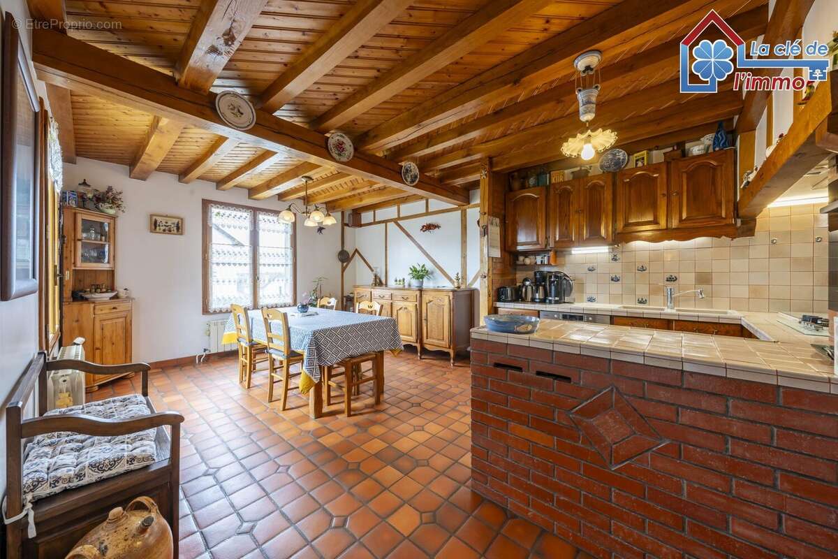 Maison à VAUX-LE-PENIL