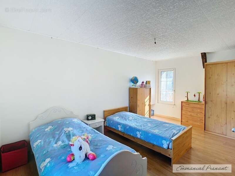 Dpt Loir et Cher (41), à vendre CELLE maison P10 de 210 m² - Terrain de 1 211,00 m² - photo 12