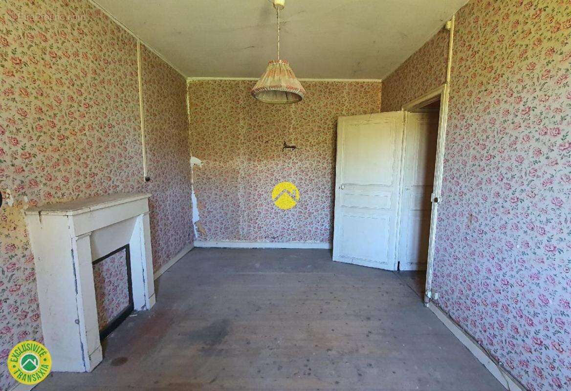 Maison à AHUN