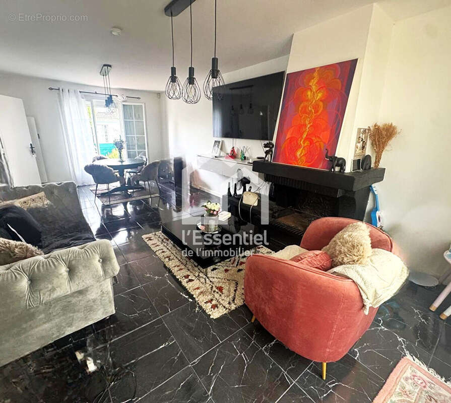 Maison à VERNEUIL-SUR-SEINE