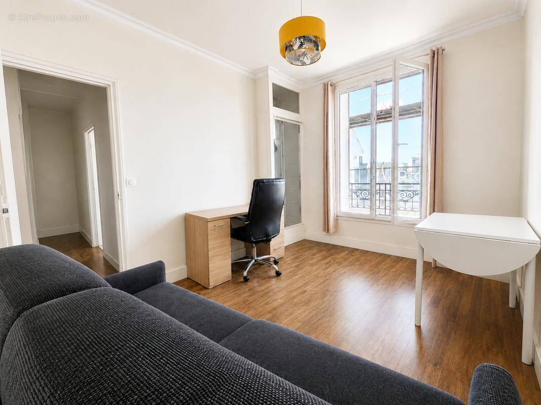 Appartement à PARIS-14E