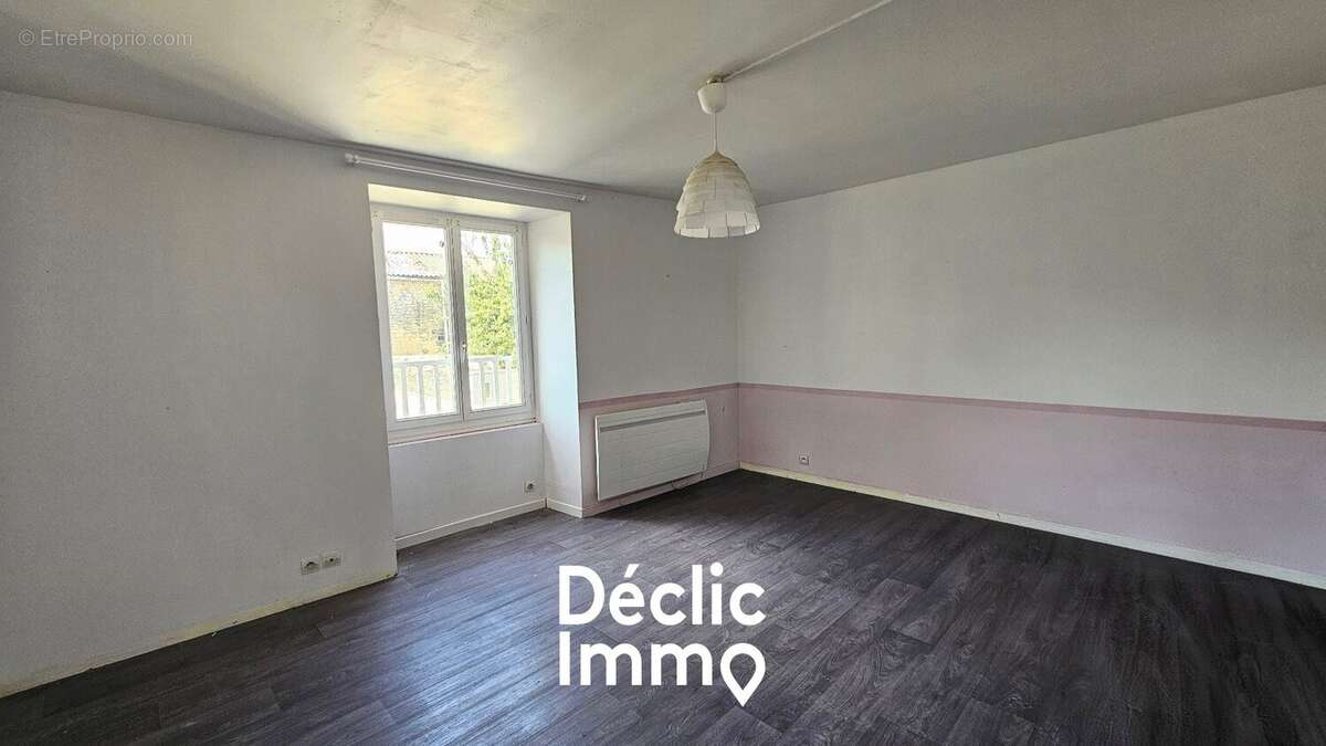 Maison mitoyenne au cur de St Maixent l'Ecole - photo 6