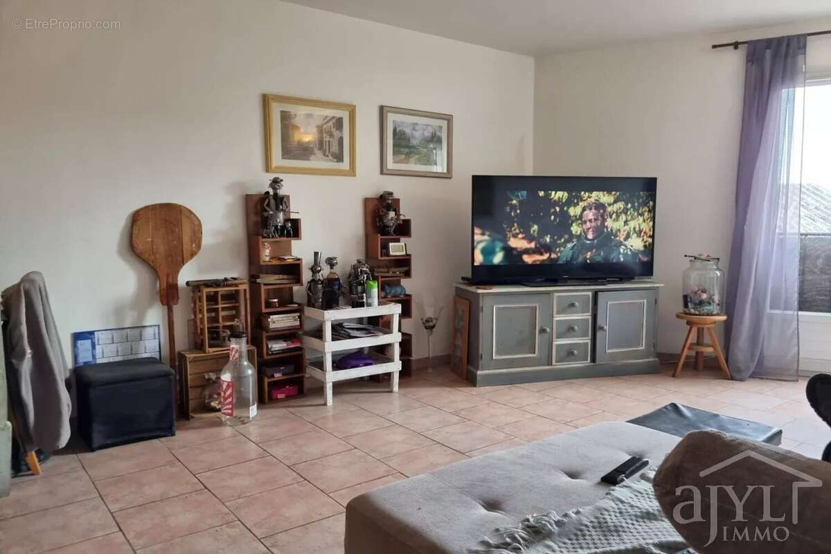 Appartement à ROGNES