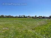 Terrain à SAINT-GENEST-SUR-ROSELLE