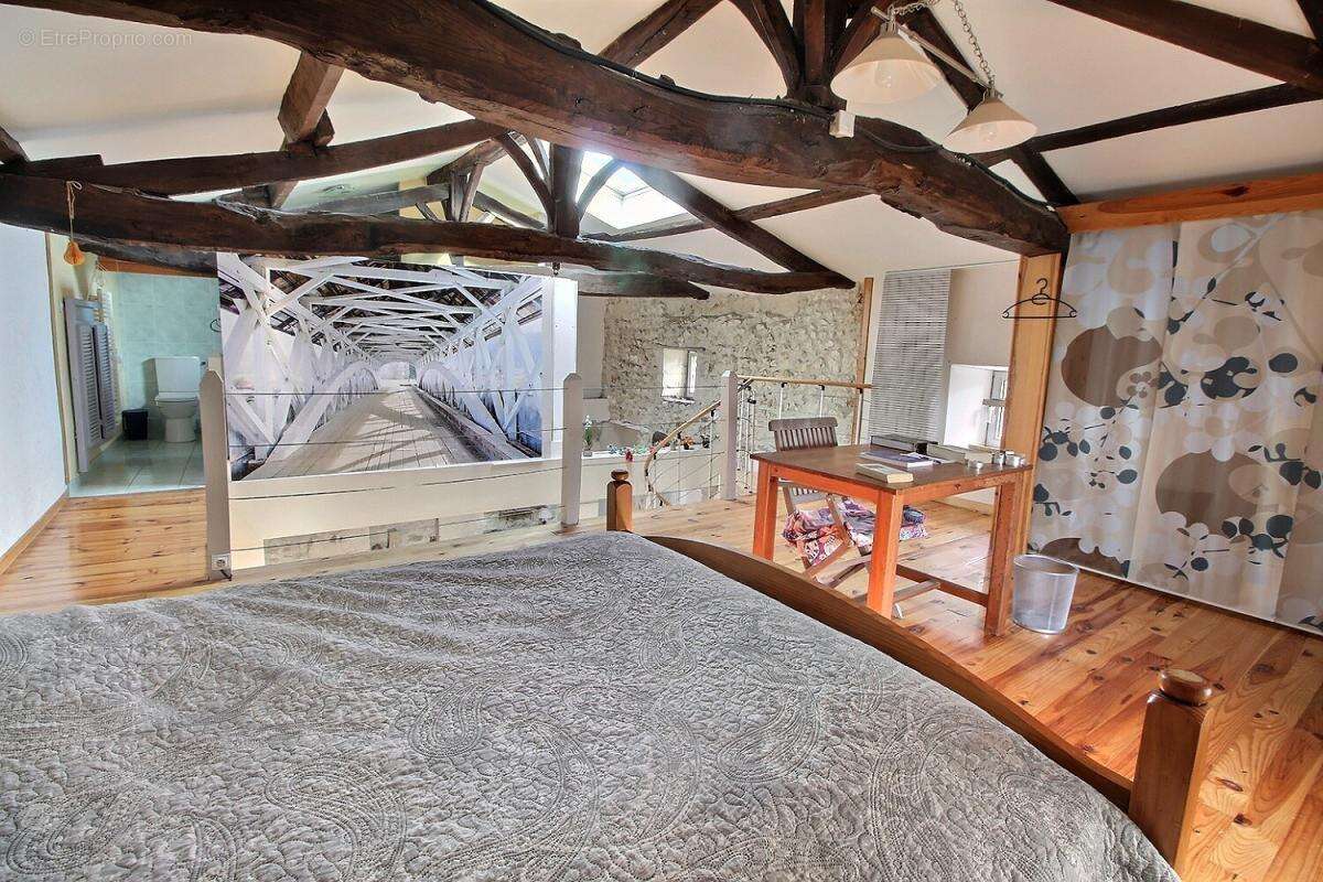 Maison à CHENAC-SAINT-SEURIN-D&#039;UZET