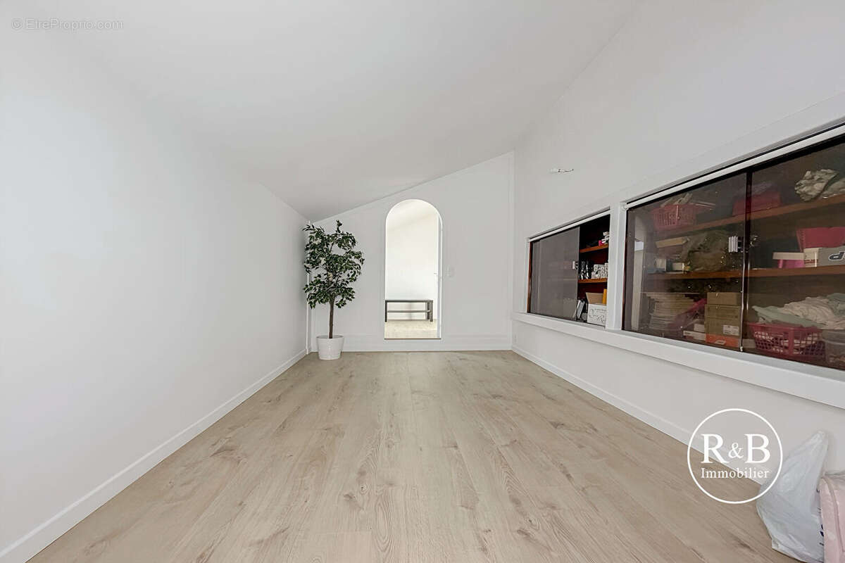 Maison à LES CLAYES-SOUS-BOIS