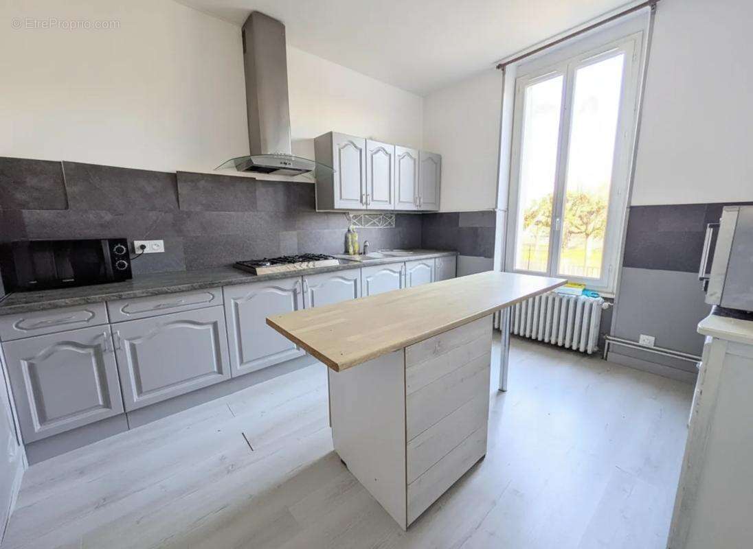 Maison à BELLEGARDE