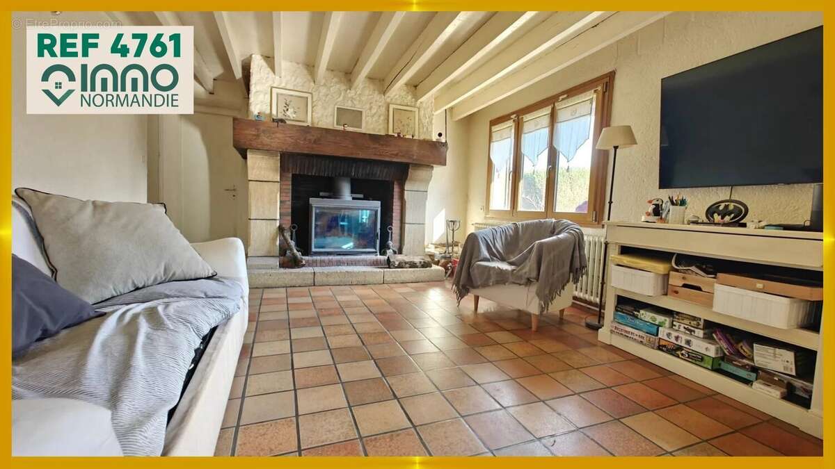 Maison à SAINT-CYR-DE-SALERNE
