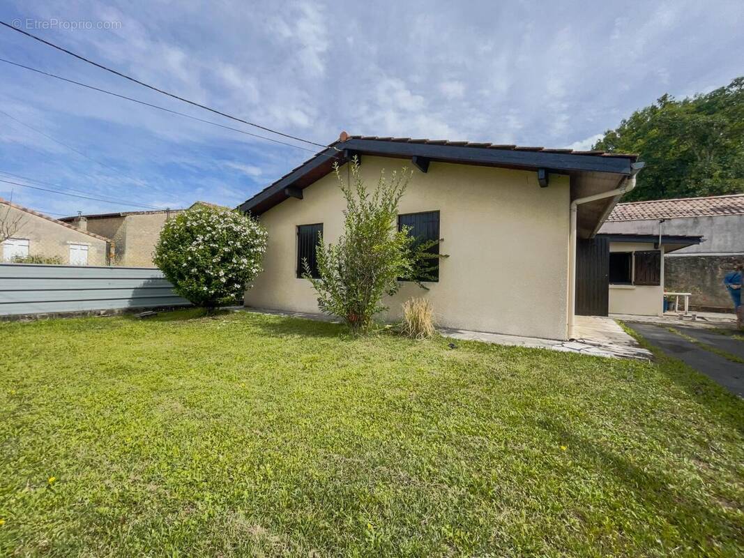 Photo 1 - Maison à LE TAILLAN-MEDOC