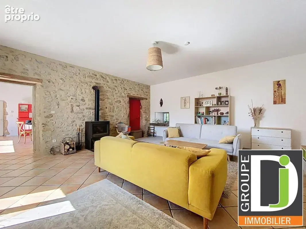 Batisse de caractère à vendre à Upie, avec grandes dépendanc - photo 4