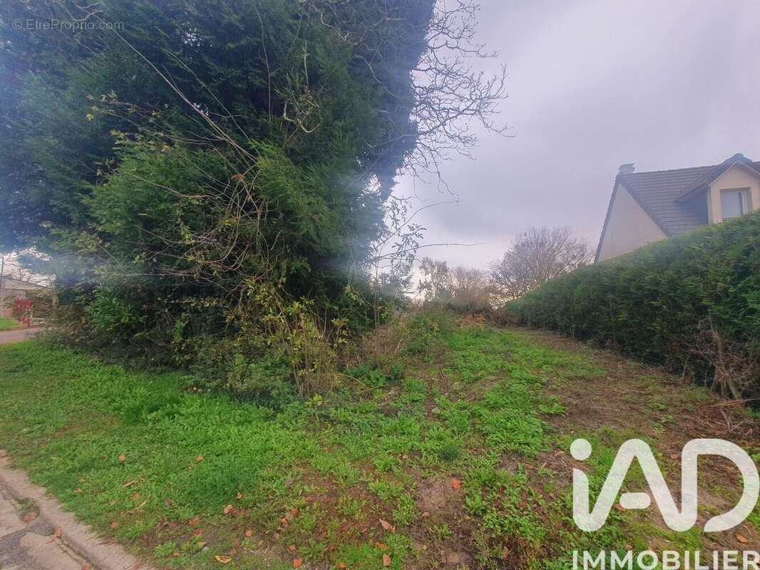 Photo 3 - Terrain à RAINNEVILLE