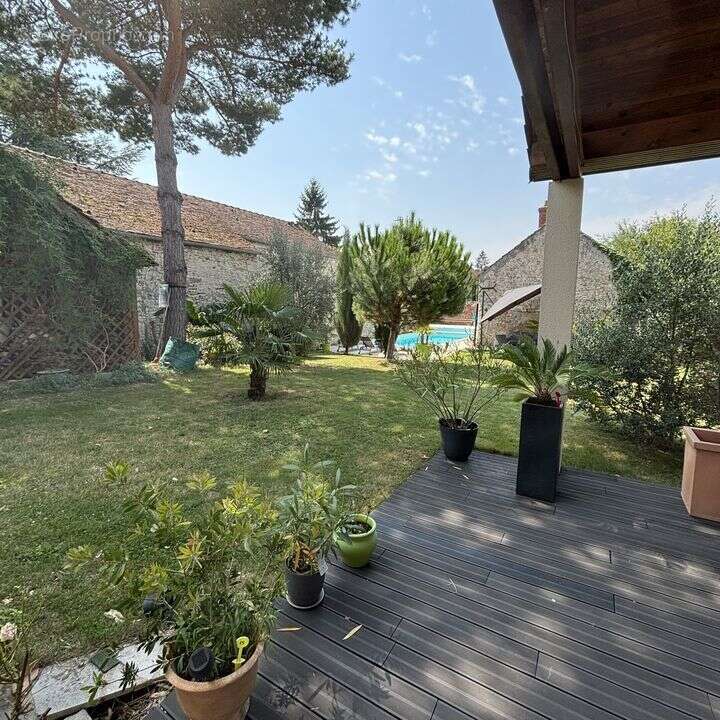 Maison à BRIERES-LES-SCELLES