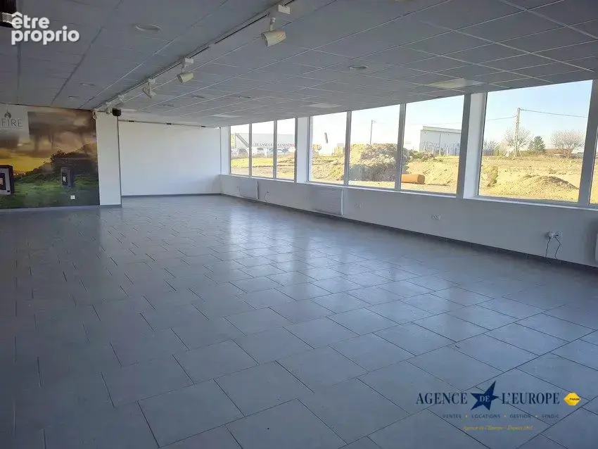 Commerce 1000 m² à Seuillet  - photo 6