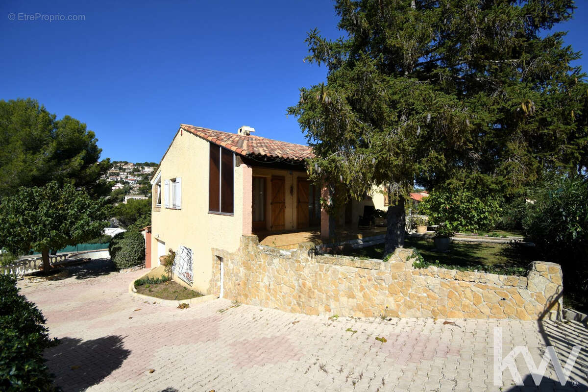 Maison à CARNOUX-EN-PROVENCE