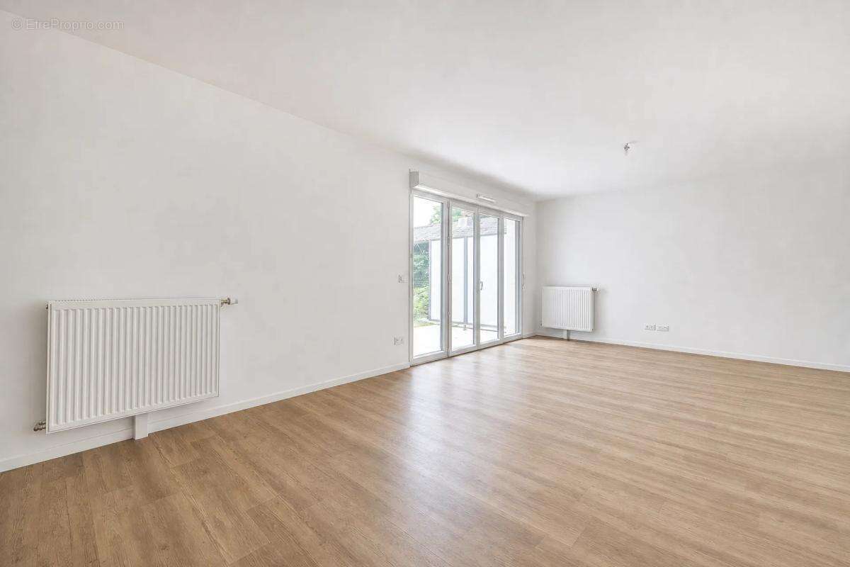 Appartement à MOISSY-CRAMAYEL